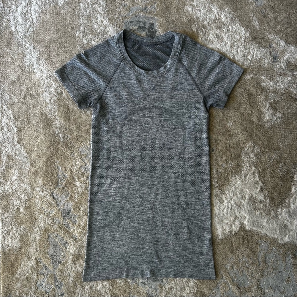 Swiftly Tech Short-Sleeve Shirt 2.0 Hip Length